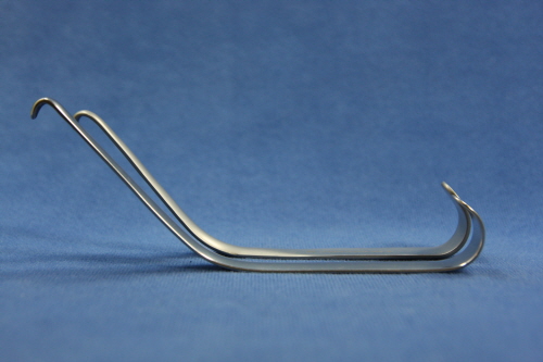 CHANNEL RETRACTOR