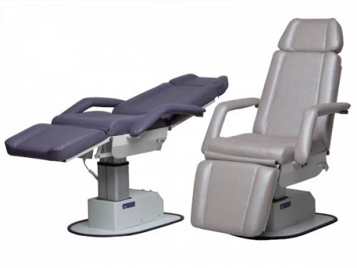 治療室チェア（手術台兼用）