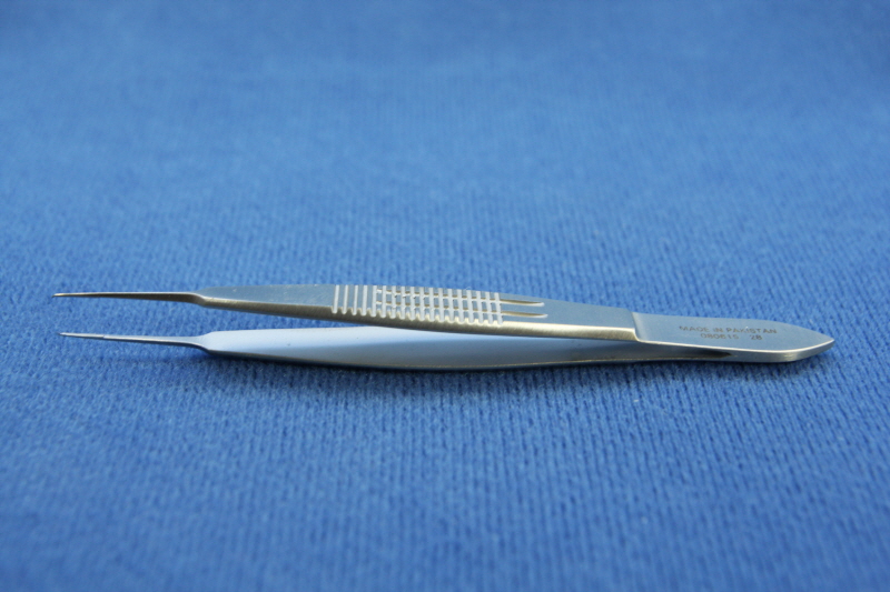 CASTROVIEJO SUTURE FCPS(PK)